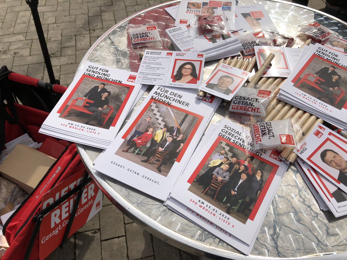 Lutz_Markus's tweet photo. #Wahlkampf-Finale der @SPD_Sendling am #Harras. Auch hier: trotz #Corona, aber natürlich vorsichtig und mit Abstand im Sinne von #FlattenTheCurve. Wichtig: gute Themen für #Sendling und #München. Mit dabei: MdL @FlorianvonBrunn. #Gesagt #Getan #Gerecht @spdmuenchen #DieterReiter https://t.co/M4jqevBIdj