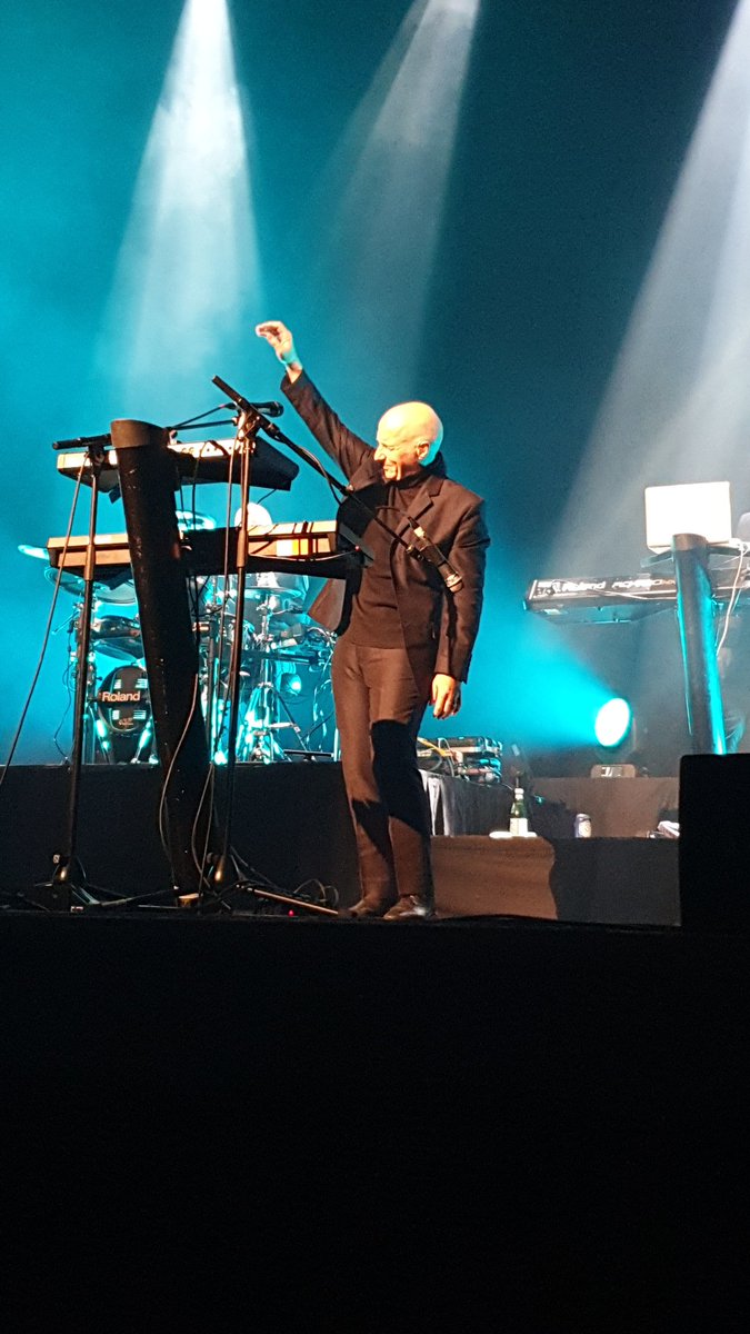 aileenwhitting1's tweet photo. Brilliant seeing Midge Ure at the Forum Melbourne on Friday 13th, thanks for still putting on the show. Haven't danced this much in a long time. @midgeure1 https://t.co/mEHcunX1fJ