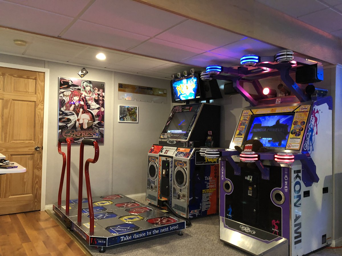 When Mickey Met U ミッキー Drs 友達の家にゲームセンターがある アメリカにはよく音ゲーム好きな人は ゲームを持つ When Mickey Met U ミッキー Drs 友達の家にゲームセンターがある アメリカにはよく音ゲーム好きな人は ゲームを持つ