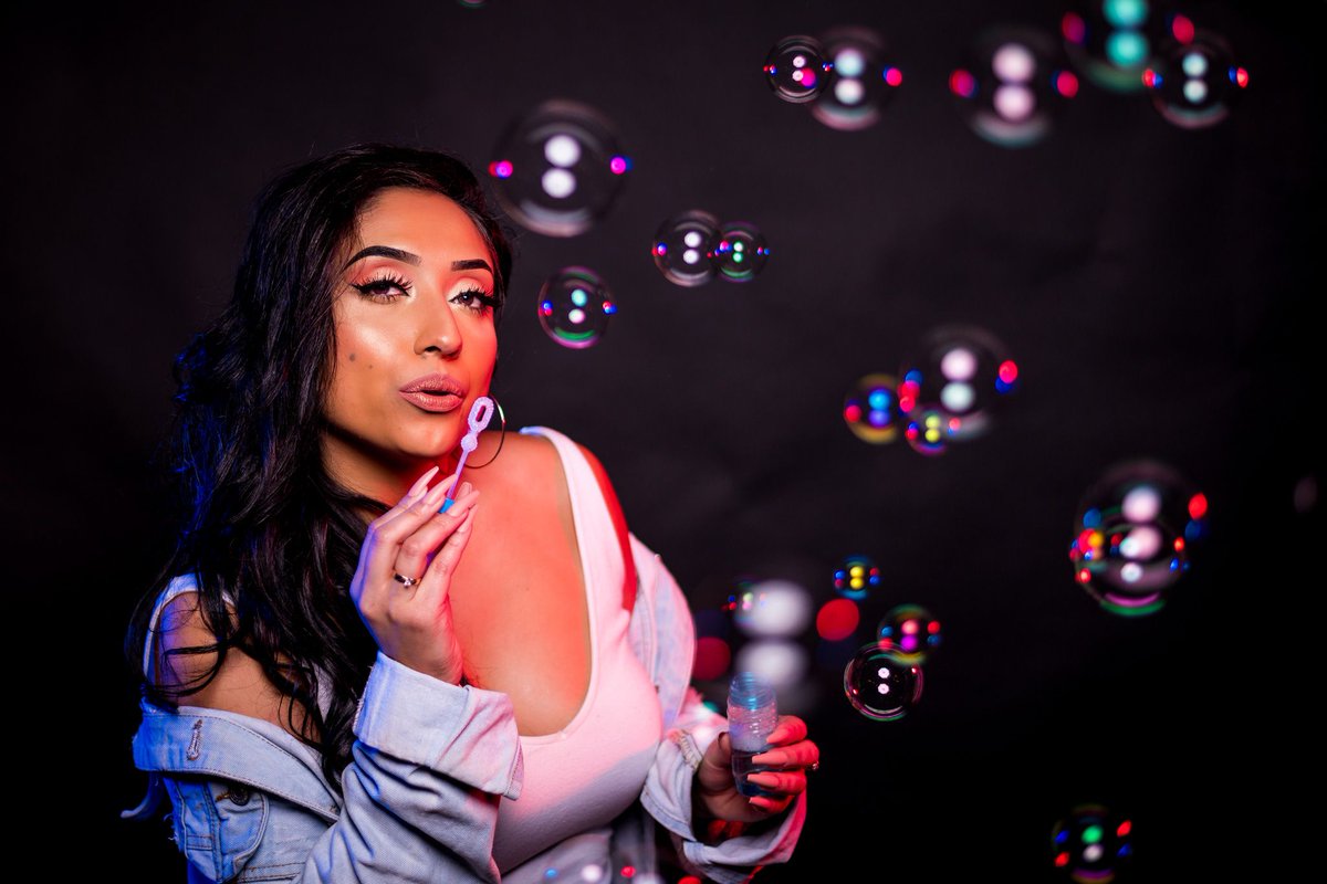 SundryModels's tweet image. Shoot: Bubbles &amp;amp; Gels
Model: Chelsea Reyes
Photographer: Chelsee Hanna, Cyndie Patri
Studio: Marc Reynolds, SLC
Agency: Scene 1 Talent
.
.
.
#Utahmodel #modeling #professional #beauty #studio #lighting #photoshoot #photography #colorful #bubbles #smile #longhair #signed