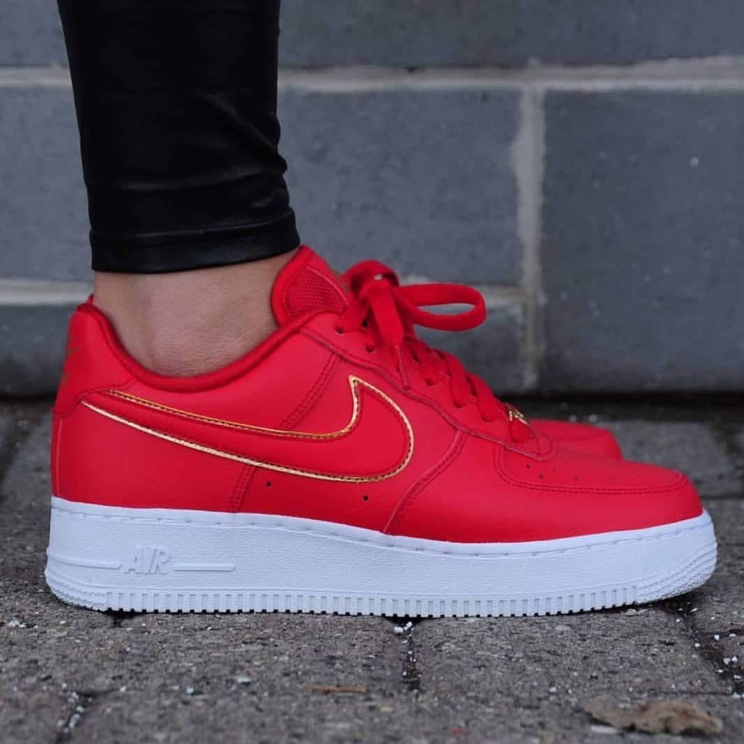 nike air force 1 essential icon clash