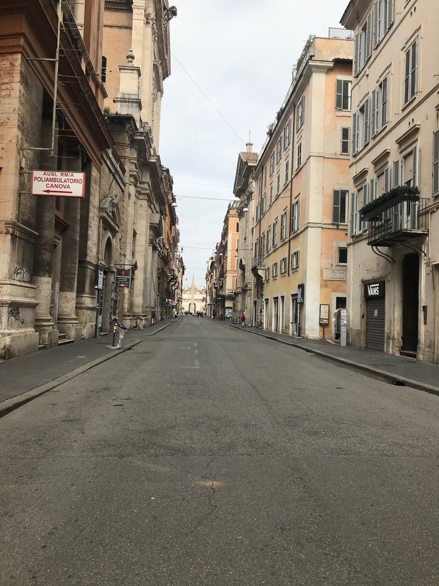 Anduelan's tweet photo. Ghost city #Roma. #COVIDー19 https://t.co/YPO866orS3