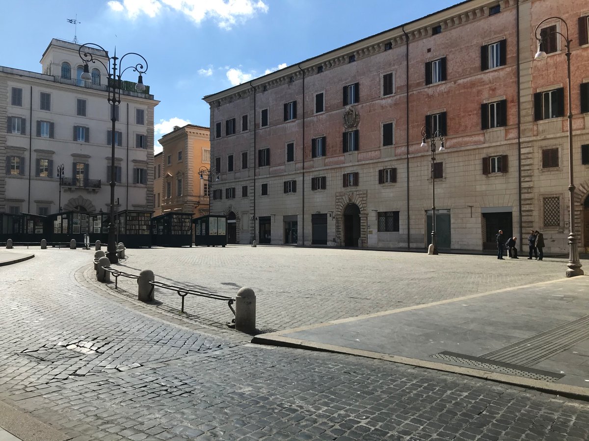 Anduelan's tweet photo. Ghost city #Roma. #COVIDー19 https://t.co/YPO866orS3