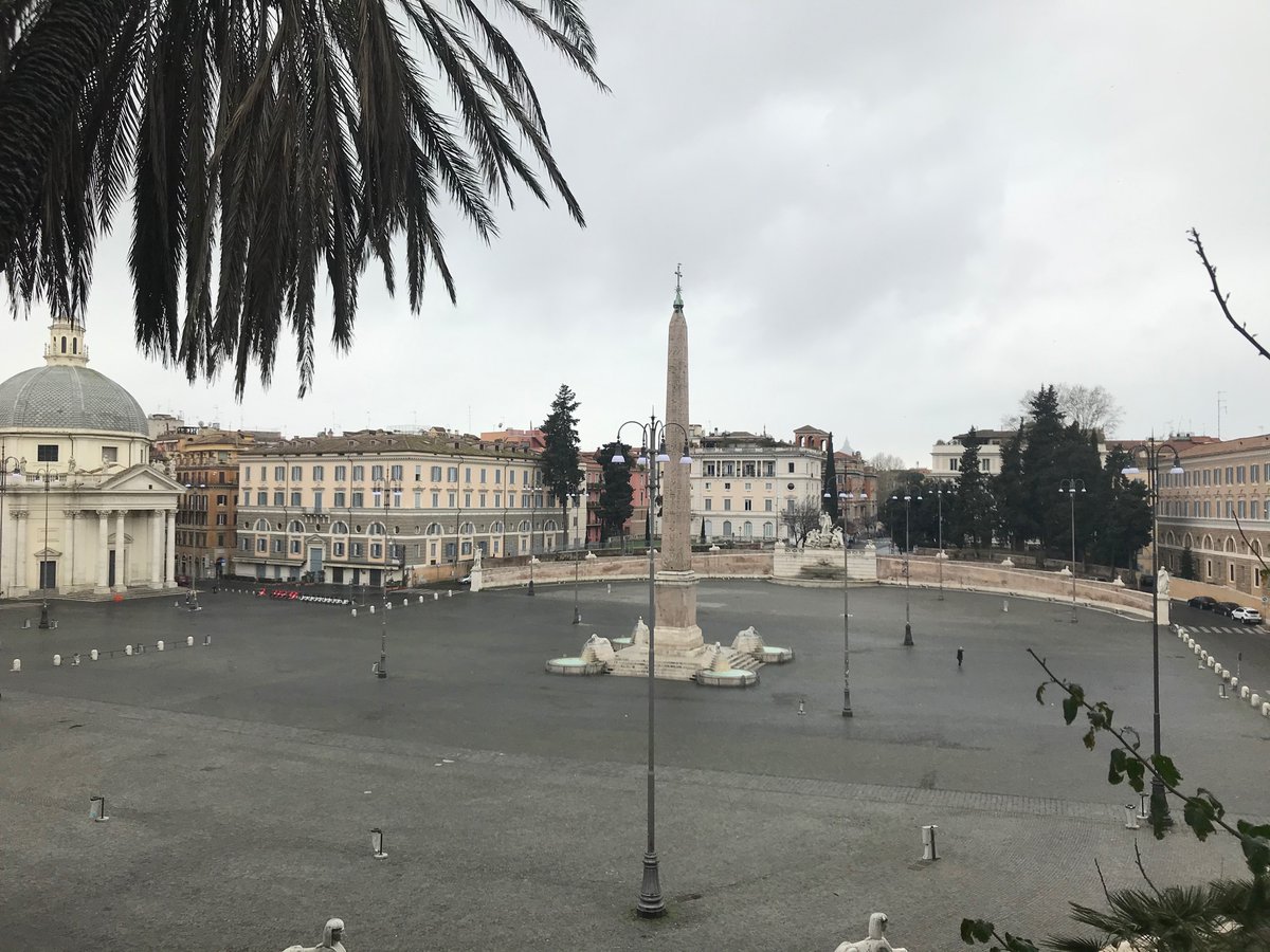 Anduelan's tweet photo. Ghost city #Roma. #COVIDー19 https://t.co/YPO866orS3