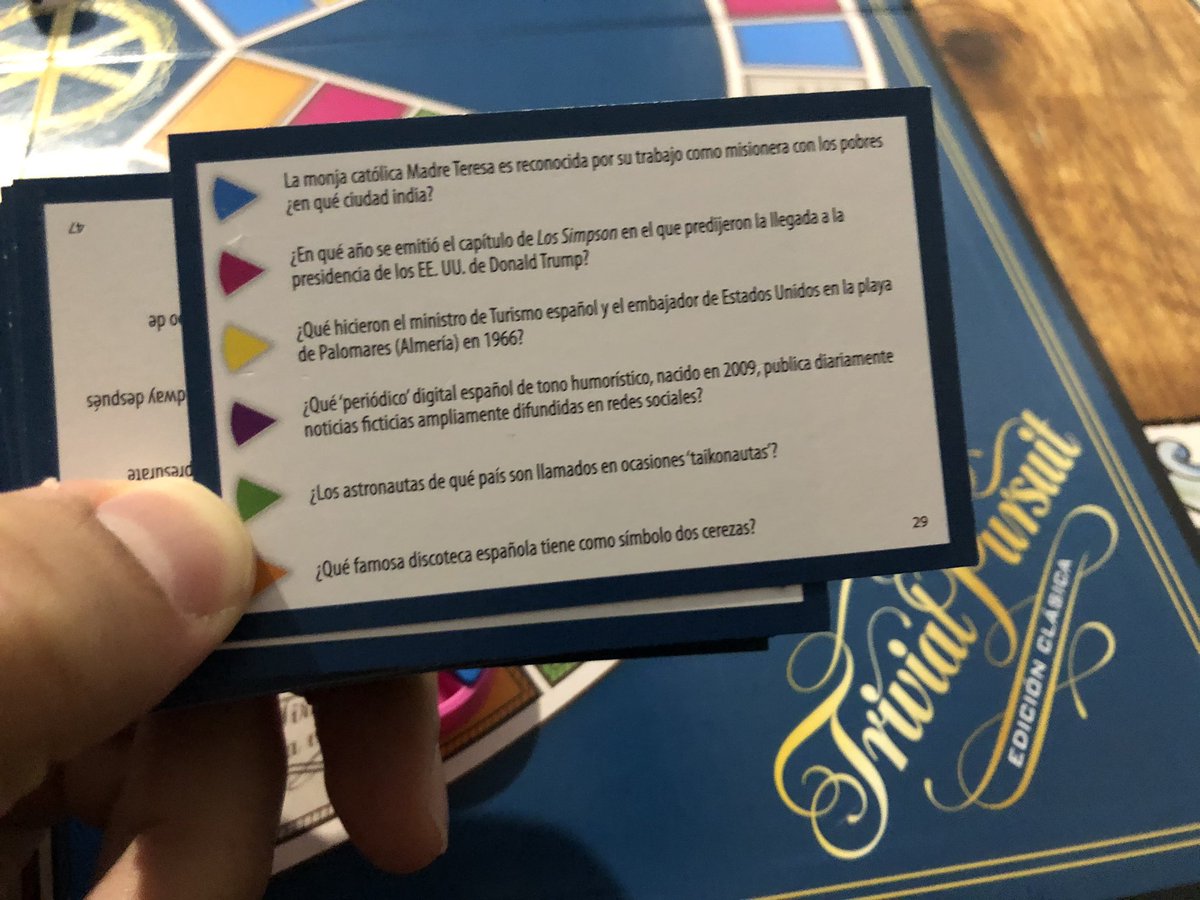 elmundotoday's tweet photo. Yo me quedo en casa y descubro que salgo en el Trivial. https://t.co/1CuaWAJXB3