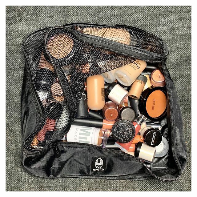 Because sometimes you just need to put it all in one bag! 
My super speedy grab and go makeup bag using MY SOFTIE #MYKITCO #makeupkit #mua #makeuplife #makeupartist ift.tt/3aY9Xqq