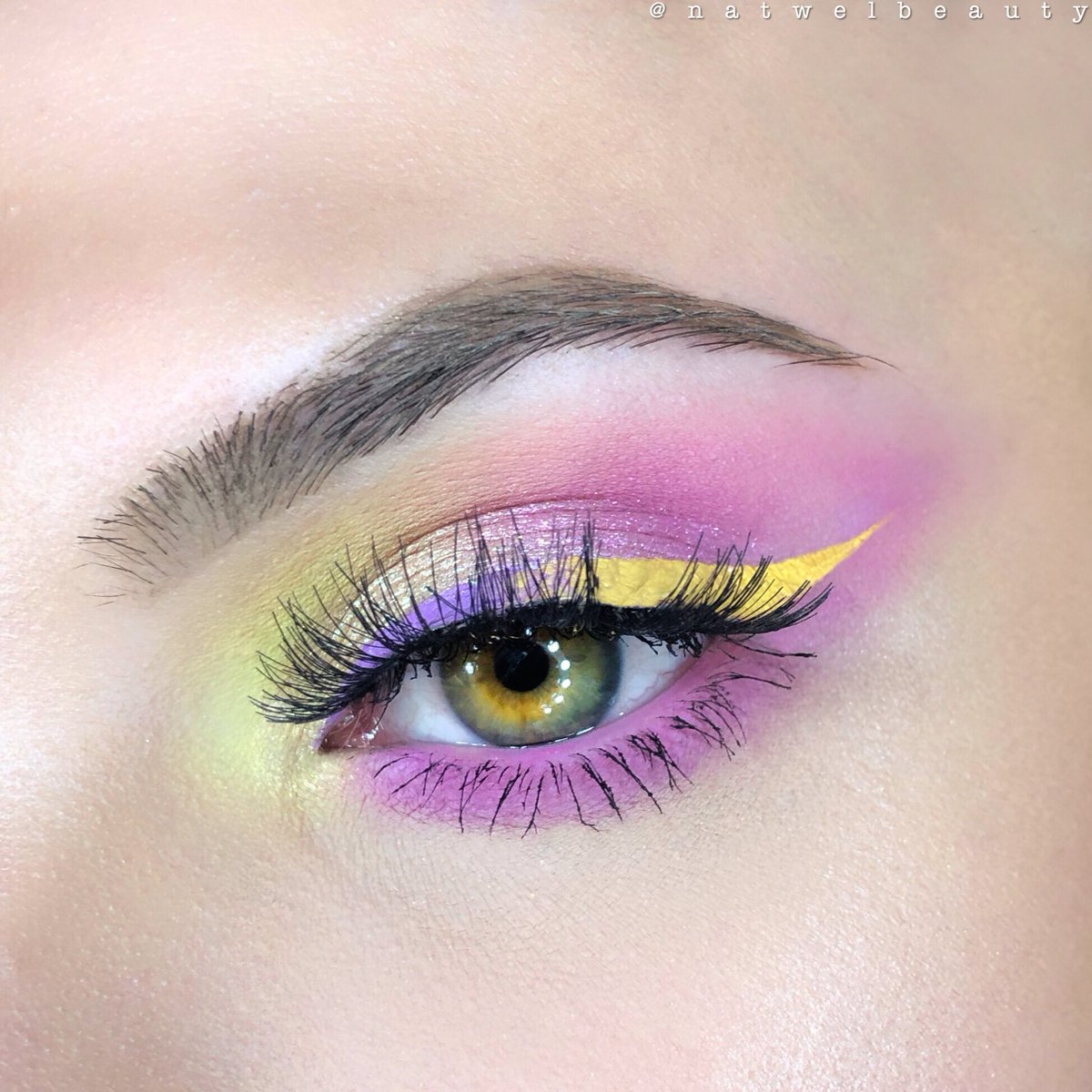 natwelbeauty's tweet photo. Close up from my @hudabeauty Rose pastel obsessions palette eye look 🌸Lashes are Pageboy by @KissProducts 🌸 #hudabeauty #pastelobsessions #pastelmakeup #eyelook #kisslashes https://t.co/v2yuHIsWBq