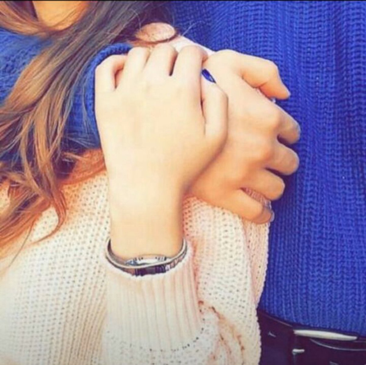 ماأجمل أن تمتلكي حبا يكون لك الدنيا بما فيها