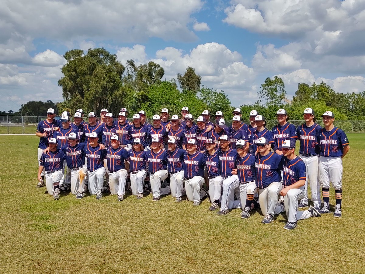 Special group of players and amazing group of seniors! Time was short but well spent, ROLL PIOS.#WhateverItTakes #RollPios