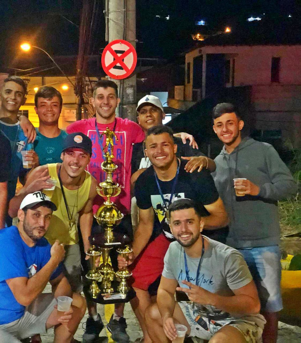 VictorMaceio's tweet photo. Boonde do Tigas crlh 🏆
#Campeao #PrimeiroToque https://t.co/qVvoDIINxZ