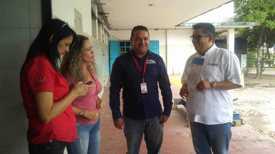 En el estado #Táchira se cumplen las orientaciones del Pdte. <a href="/NicolasMaduro/">Nicolás Maduro</a> y Protector <a href="/FreddyBernal/">Freddy Bernal</a>, garantizando la seguridad social con la entrega de alimentos al <a href="/HCentralSC/">HospitalCentralSC</a> a través de <a href="/MinppalOficial/">Minppal</a> <a href="/GMAS_Tachira/">@GMAS_Tachira</a> y Gabinete Social del Protectorado.
#MeVacunoPorLaPatria