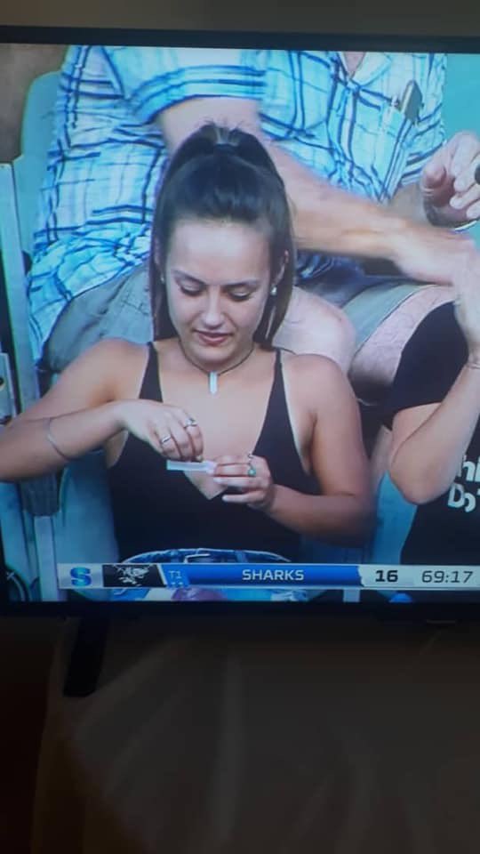 Pass the Dooby  to the left hand side😂😂🦠🦠🚬🚬 @TheSharksZA @SuperRugbyNZ @SuperSportTV #SuperRugby25years #CoronaVirusUpdates