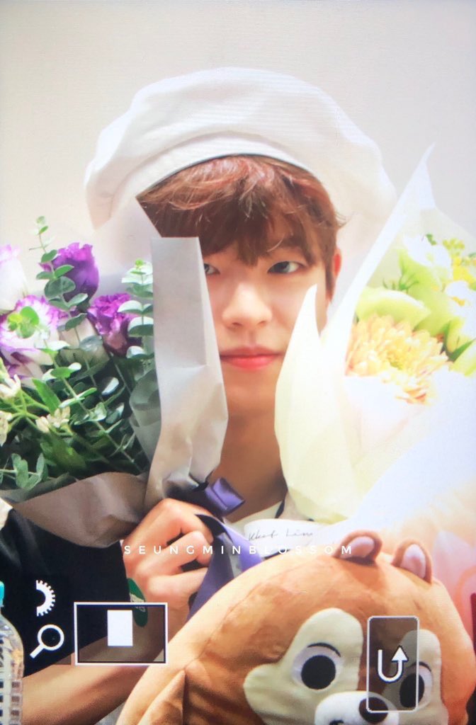 — 200314  ↳ day 74 of 366 [♡]; dear seungmin, today has been a really boring day so far but i am planning to watch some skz content because i really miss you these days, anyways i hope you are healthy and staying safe, i love you from the bottom of my heart sunshine