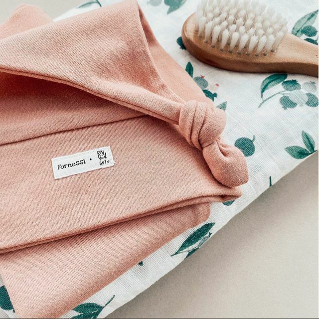 lbnbaby's tweet photo. Beautiful baby essentials ✨
If you haven’t seen @fornessistudios  and @rose.and.guy new baby clothes collection, head over to their profiles now.. 🏃‍♀️.
A beautiful combination of gender neutral colours and the softest Organic cotton 🌱 exactly what we li… https://t.co/wmozEEBjH4 https://t.co/f0zADhNict