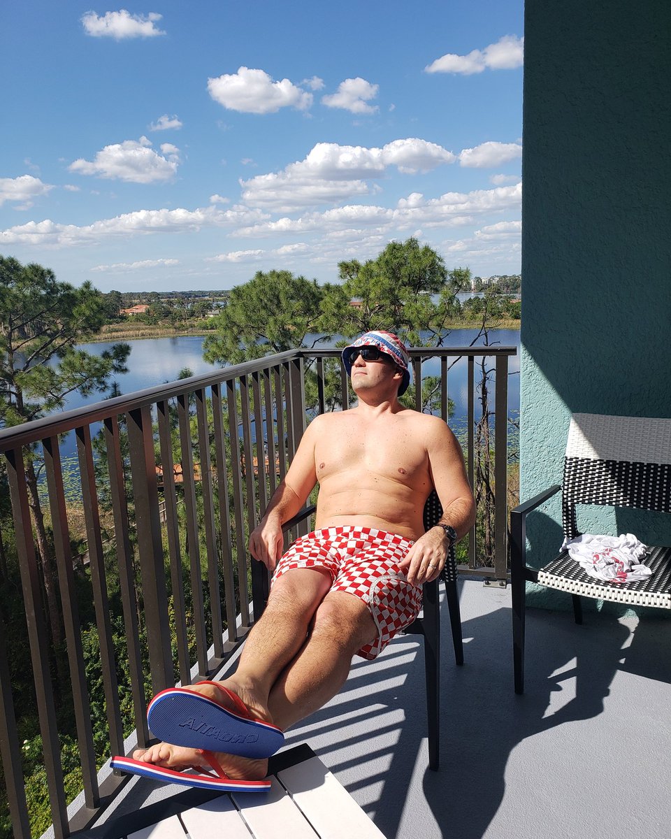 CroWarrior1978's tweet photo. Damn it's hot here in Florida 🤣🤩😎 Happy #SpringBreak everyone.
#SelfQuarantine #selfisolating #tanning #floruda #miami #Clearwater #Disney #314Day #coronavirus #COVID19 #CroWarrior #SunshineSongs https://t.co/3u1nOIdC52