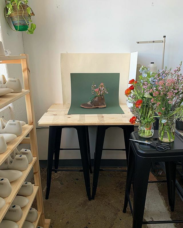 MasonDixonMade's tweet photo. Oh hello Joy! Where have you been all this time?

When and why did I stop doing any product photography? I have SO much fun with it and have been in the best mood the past two days. When you photograph for yourself it is light, and playful. It is capturi… https://t.co/rVuCMtunJz https://t.co/vHtQW5EtZ4