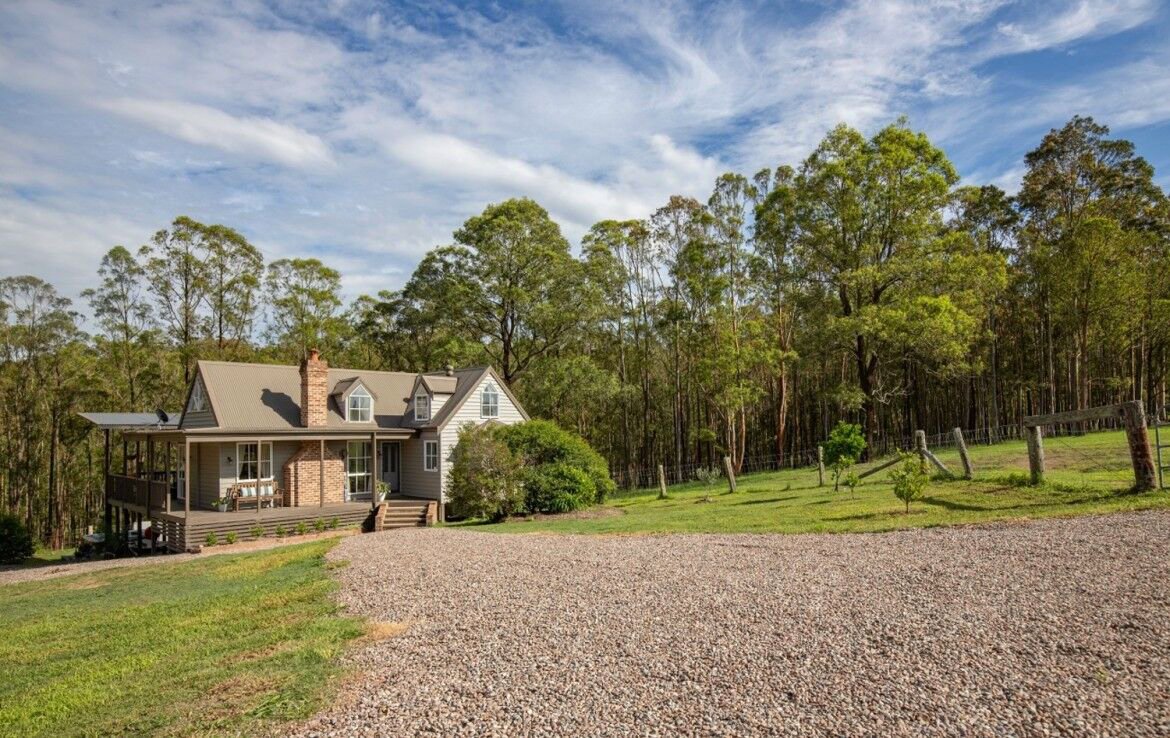 Farmbuy Com Girvan Nsw 12 Acres Rural Retreat Or Country Living At Its Luxurious Best The As New Storybook Style Multi Level Residence With Its Glorious Natural Surrounds Lifestyle Nsw Farmbuy T Co Ff4mal7gdd
