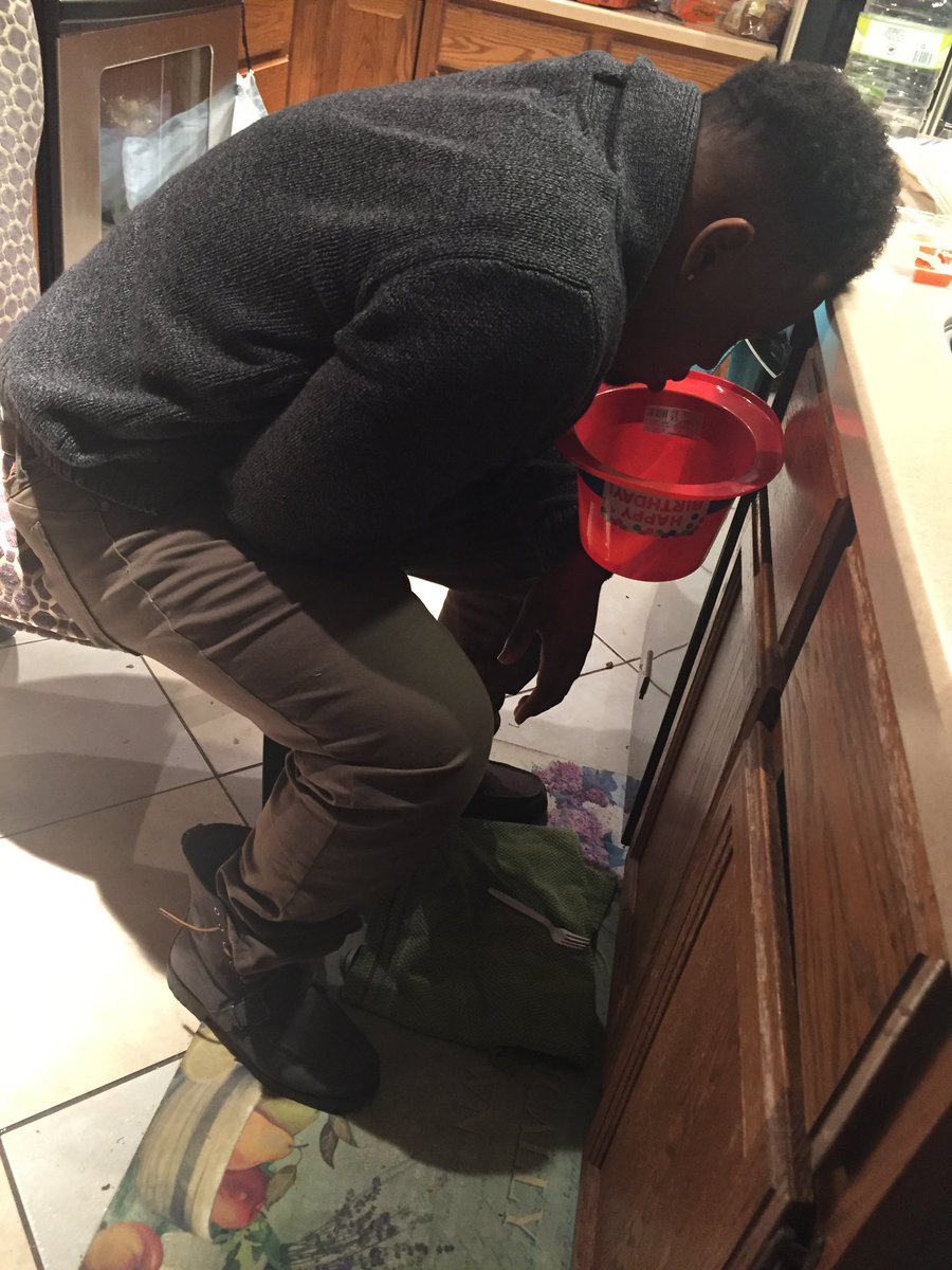 nickbeno_'s tweet photo. TB to my 21st...10am vs 10pm https://t.co/ajUBs9R7n8