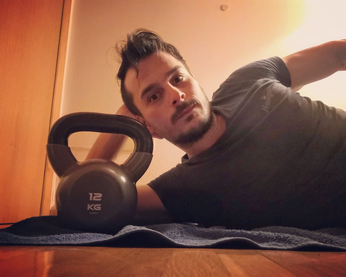 Leonardo__Scala's tweet photo. ⁣⁣⁣
Anche in clausura ⛓️ non bisogna perdere le buone abitudini 🏋️‍♂️⁣⁣⁣⁣
Quindi, anche se #iostoacasa, cerco di mantenermi in forma lo stesso 💪⁣⁣⁣⁣
🇮🇹 Dai Italia, uniti #celafaremo anche questa volta 🇮🇹⁣⁣
Pronti ad un secondo #rinascimento!
 #andratuttobene https://t.co/4KxM3iRvYj