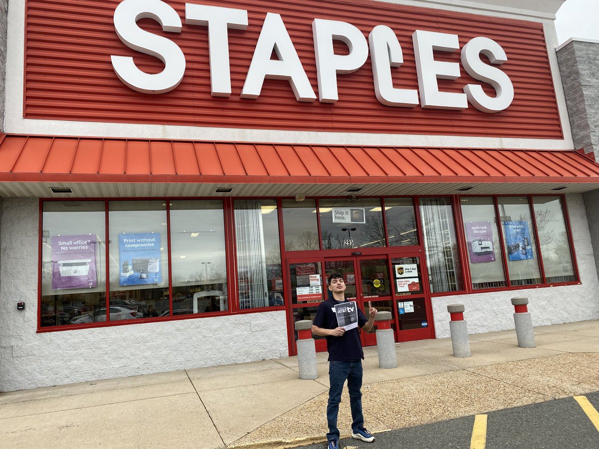 Flyering the town!!! <a href="/LoganEaves2/">Logan Eaves</a> <a href="/elthonmunoz/">Elthon Munoz</a> <a href="/JakeAraghi/">Jake Araghi</a> @ATTPortablesEVD