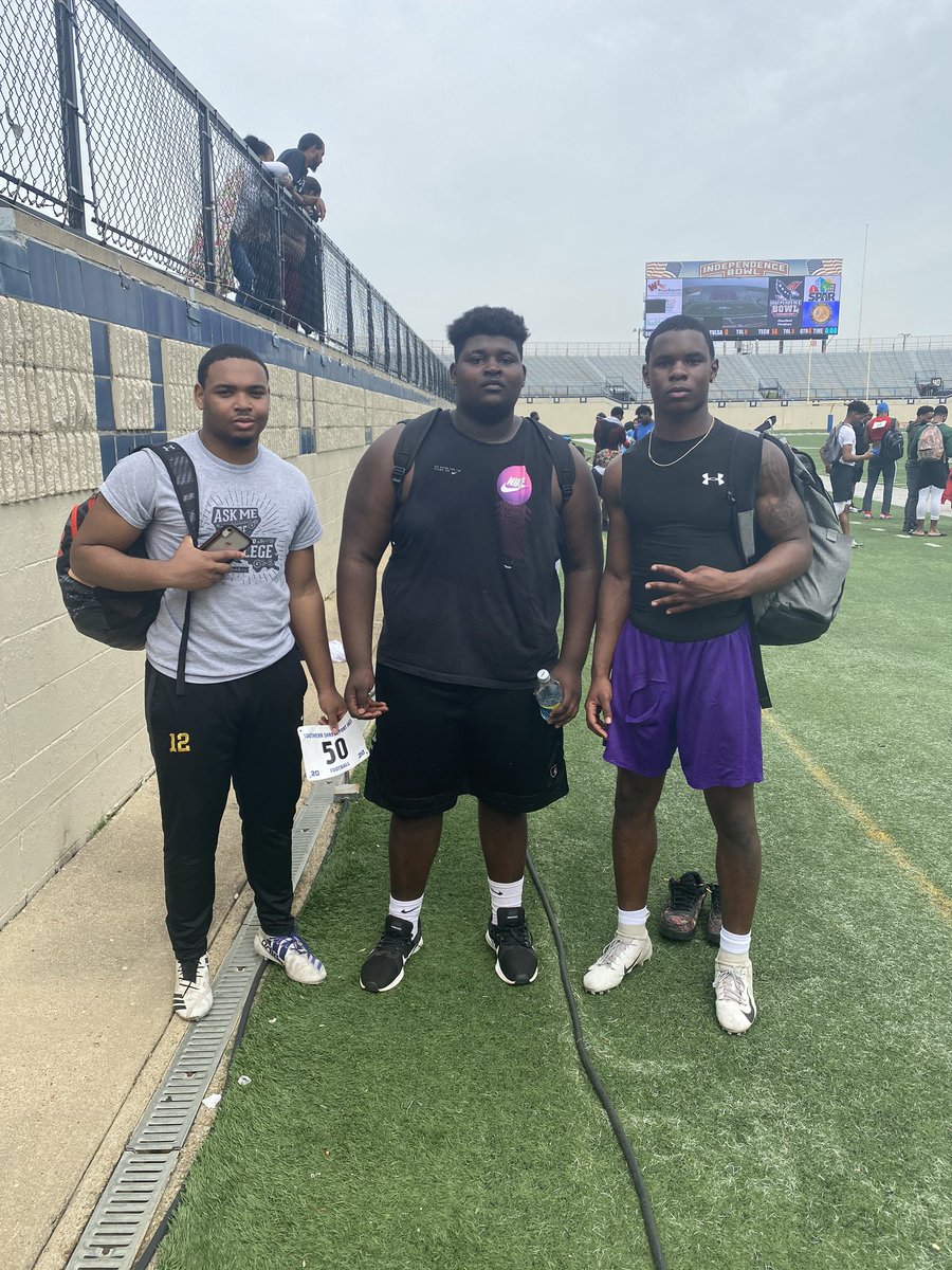 LadreylanYoung's tweet photo. Nice work boys 😈thanks for the opportunity @SS_JAGS https://t.co/B5hq8OeVBI