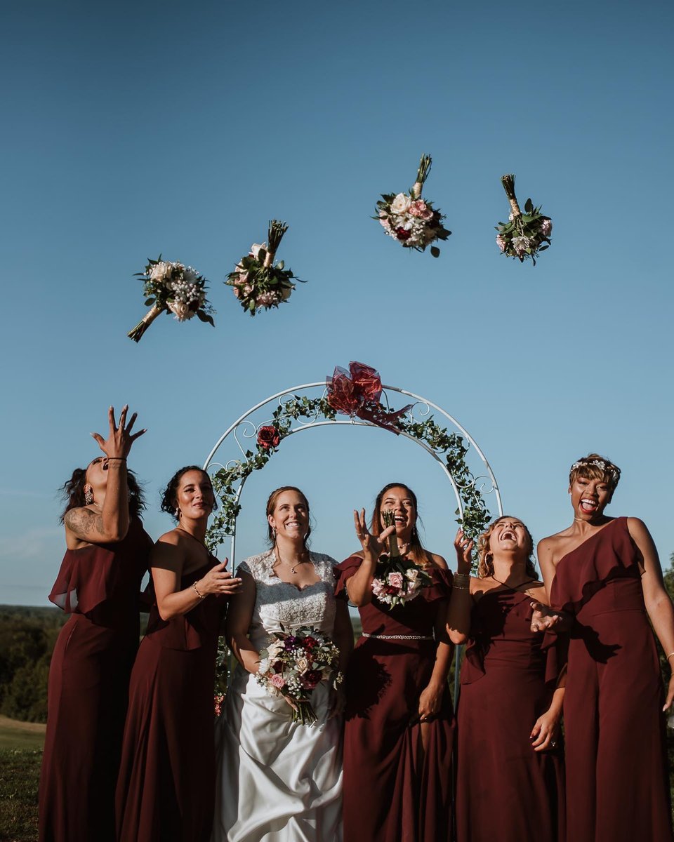 bflosoundwavedj's tweet photo. I just love all these girls expressions! We have a little bit of fun during pictures 😜 
.

https://t.co/DOc5iQrpSu
.
#weddingday #Bride #Groom #Events #wedding #weddingfun #weddingdetails #weddingbells #buffalowedding #buffalove #weddingphotography https://t.co/ViVZFCicyF