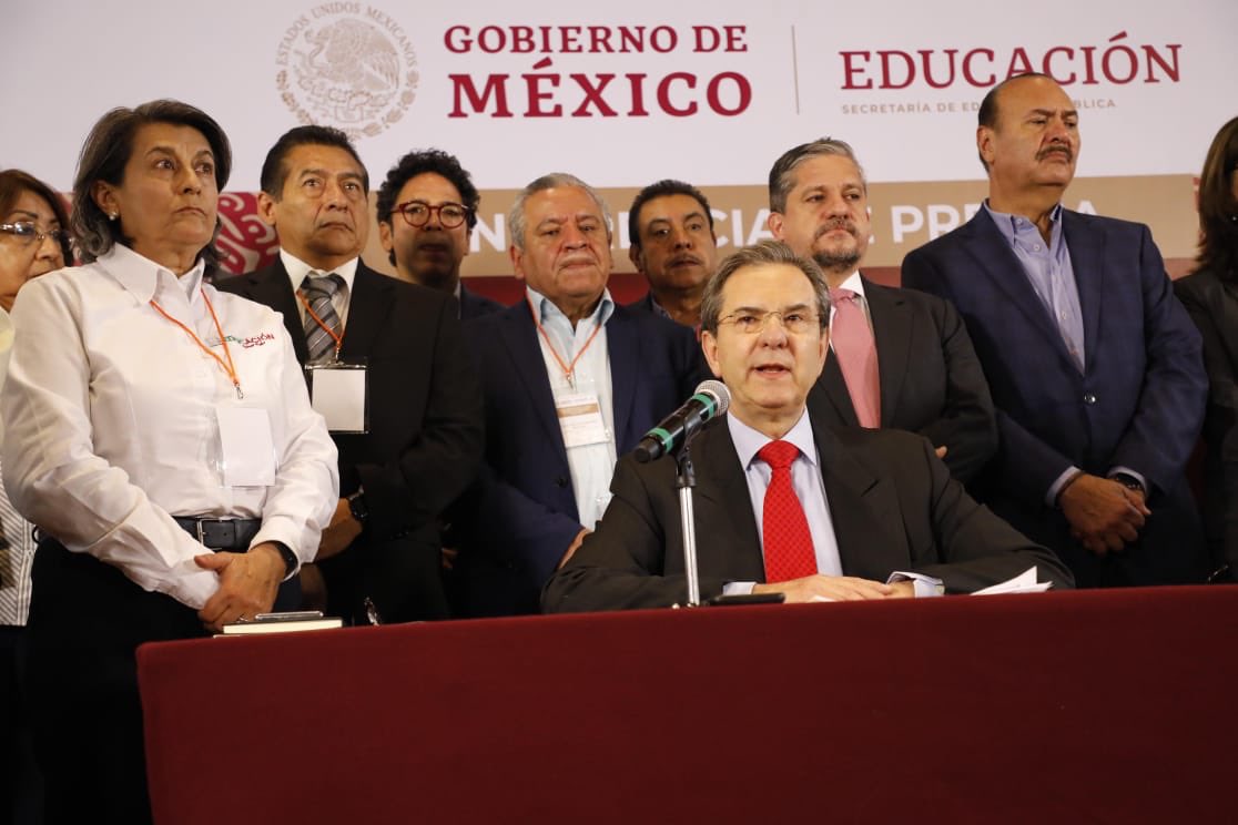 🔴ATENTO AVISO

Como medida preventiva ante el #COVID19, se ha decidido de acuerdo con las disposiciones de la Secretaría de <a href="/SSalud_mx/">SALUD México</a>, la suspensión de eventos escolares y el adelanto de vacaciones de #SemanaSanta, con un periodo de inicio del 20 de marzo y hasta el 20 de abril