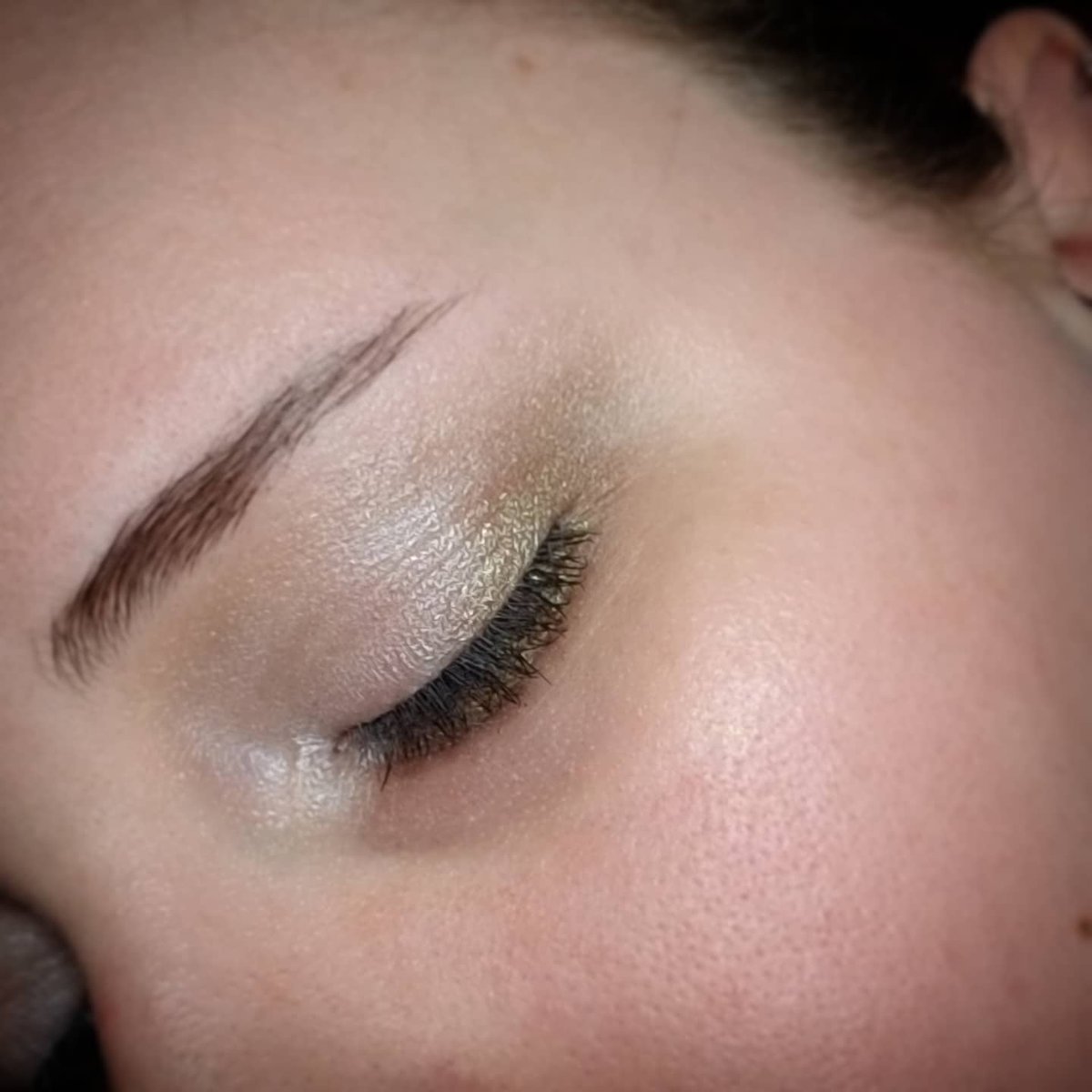 AuroraGoddessMU's tweet photo. Keeping things nice&simple,still not 100% back to myself. Dont know how work is gonna go (downside to being a driver currently). Just blush & a simple pop of color for my eyes. No wing, unusual for me.
#mua #makeup #makeupartist #makeupaddict #niceandsimple #workflow #bossbabe https://t.co/clwYmq759E