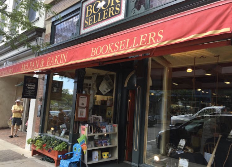 kakins4's tweet photo. @petoskeyschools is excited to partner with our local book seller @mccleanandeakin to provide new books for students as part of our lunch delivery program during the shut down. #eatandread #shoplocal #everyopportunity https://t.co/vGcV3wUSaI