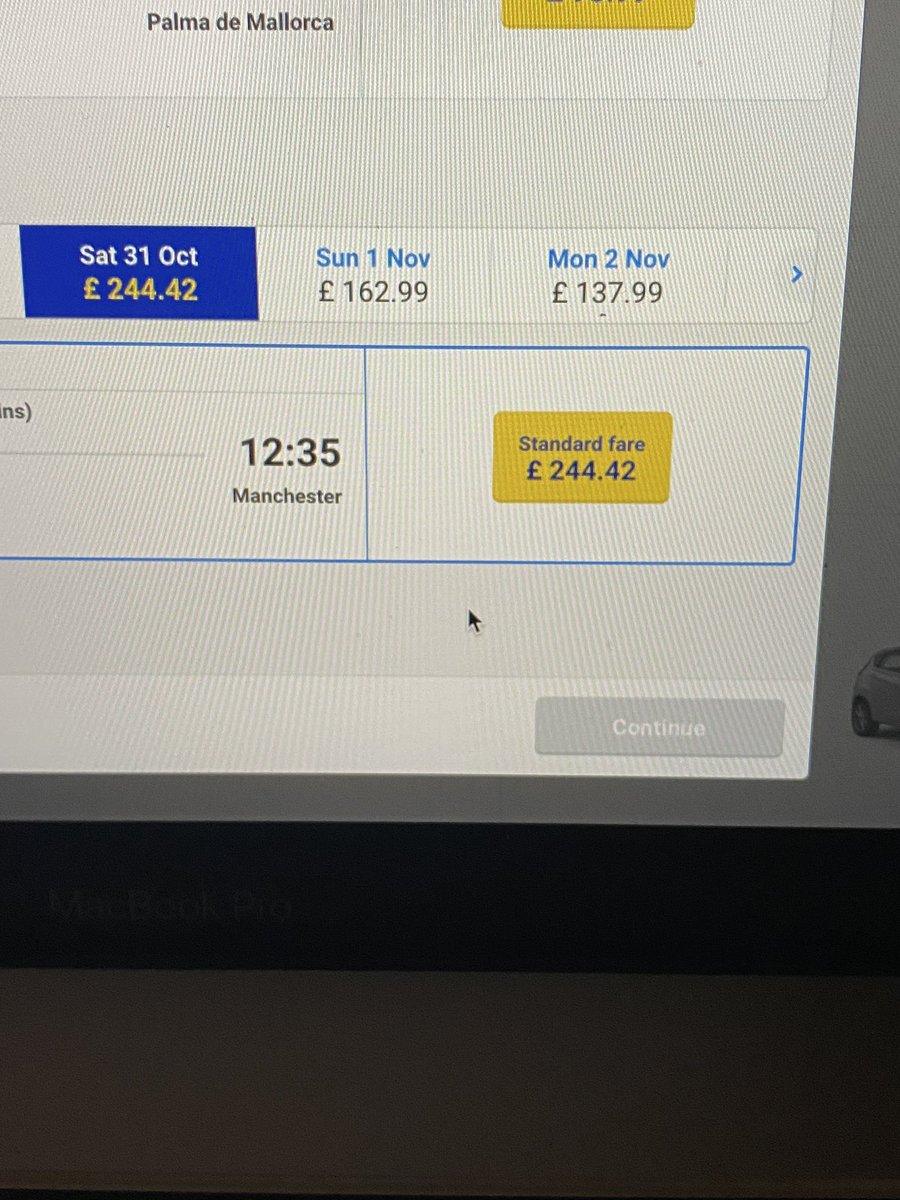 Gregor_brik's tweet photo. @Ryanair Doesn’t let me!! Continue button is greyed out! Sort it out https://t.co/67jpTVgwtf