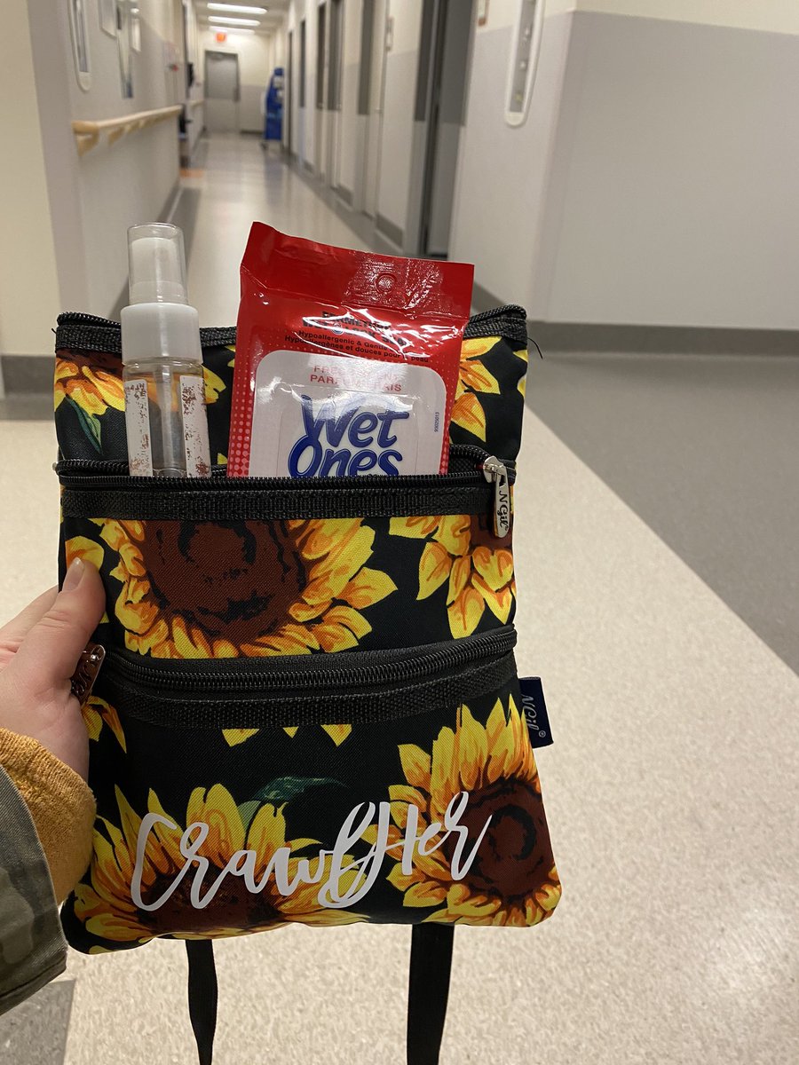 Perfect sized purse for those quick trips and errands. 

Pro tip: fits sanitizing wipes and spray hand sanitizer perfectly 😜

crawlhers.com/collections/ac…