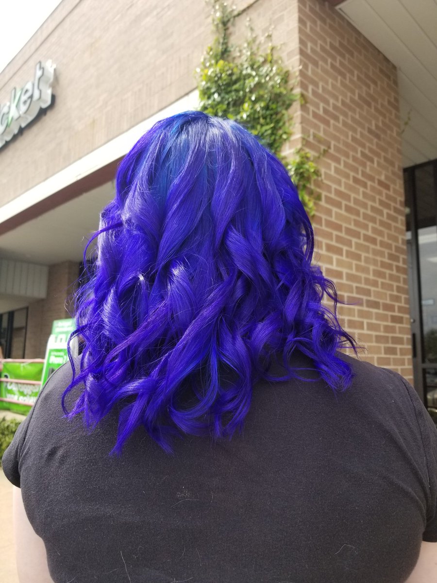 oftheseabeauty's tweet photo. Gorgeous!!! I loved doing this on the fabulous katy! Electric purple and blue was definitely the way to go!!! Swipe right to see the before, what a change!!! #costcutters #pravana #austintx #austintxhairsylist #hairstylist #awapuitreatment #electricblue #electricpurple https://t.co/cYr7wGz1ql