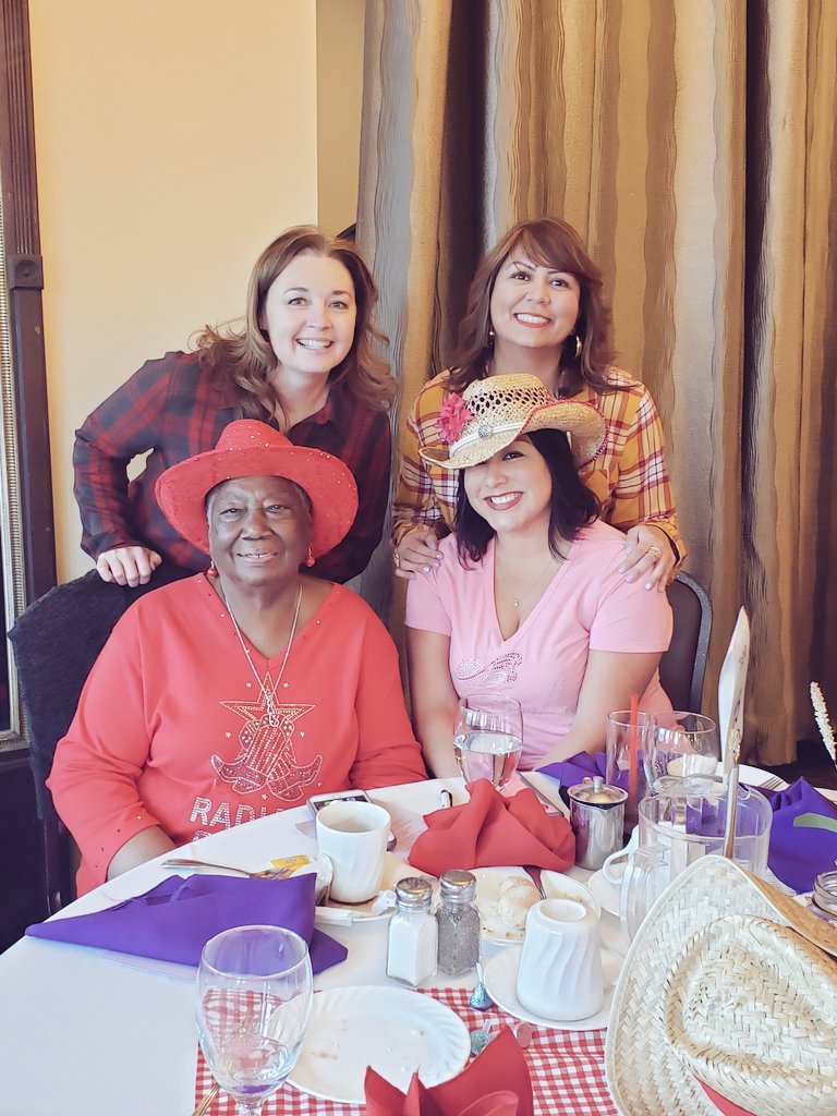 pammontana1's tweet photo. For a few hours, we got to laugh and forget about outside world. We did electric slide, boot scoot boogie, wobble, and cha-cha...Thank you Dr. Hill for the invite. Oh yeah, I need the video of all of us in the conga line. #redrubies #pinkeys https://t.co/aiOzkL0e8v
