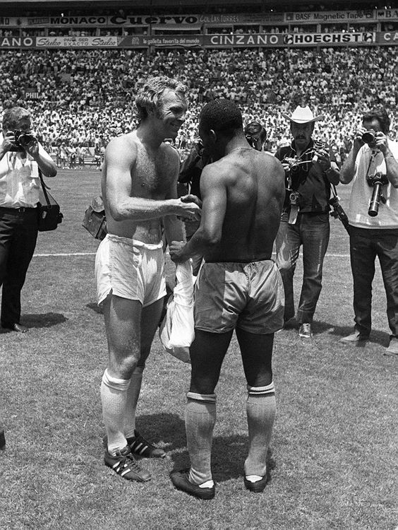 FOTOS HISTORICAS O CHULAS DE FUTBOL - Página 14 ETGaX7YWAAAiH94?format=jpg&name=900x900