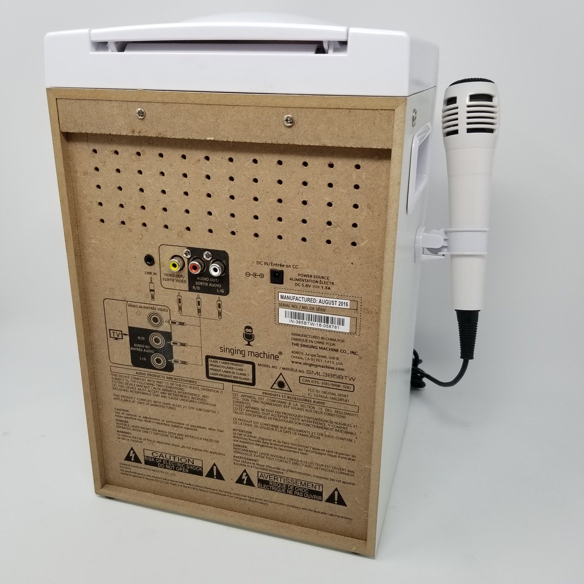 TopGunPawn's tweet photo. RCA output jacks connect to your TV to scroll the #lyrics, and the two π€ microphone jacks allow you to #sing a duet π©π»βπ€π¨πΌβπ€ without sharing a microphone (one microphone included).
β’
The #SingingMachine's built-in #speaker provides powerful sound! π https://t.co/xt4HGhOide