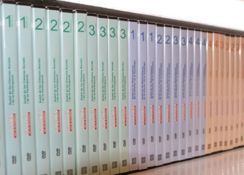 joanpadros's tweet photo. A Catalunya tenim uns materials elaborats específicament per a obtenir la ESO a distància fets per @educaciocat , en format vídeo (https://t.co/CyHRuro8Qv) i quaderns de treball (https://t.co/LIPgHbZOED). Ara poden ser molt útils. Feu-ho còrrer! #QuedatiAprèn @consorciedubcn https://t.co/t37Q6wqNOE