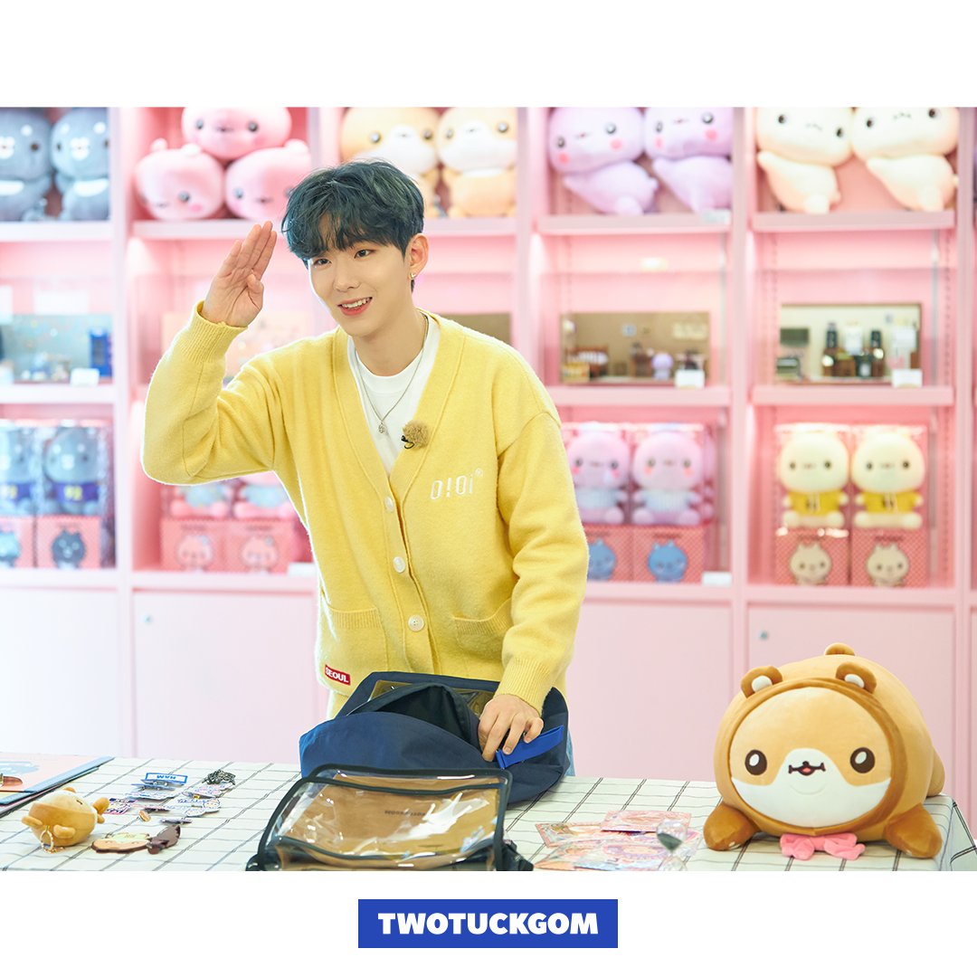 SweetKihyunBr's tweet image. ~ Twitter |💌| 14.03.2020
DIY #Crossback customizando a sua mochila com o urso Hamgom ~
Cole os ursos e vocês sempre poderão estar juntos!

Conheça a loja:
🛒smartstore.naver.com/twotuckgom
✈ amazon.com/s?k=twotuckgom
♡TWOTUCKGOM

#KIHYUN #기현
#MONSTA_X #몬스타엑스 
@OfficialMonstaX