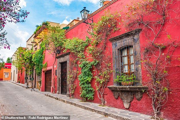 ENrouteComm's tweet photo. Discovering San Miguel de Allende – the 2019 Cultural Capital of the Americas.via @Thefloridapost
@turismo_sma #Enroute_client #Culture
https://t.co/2xyvQkOWTd https://t.co/MloumaNJgH