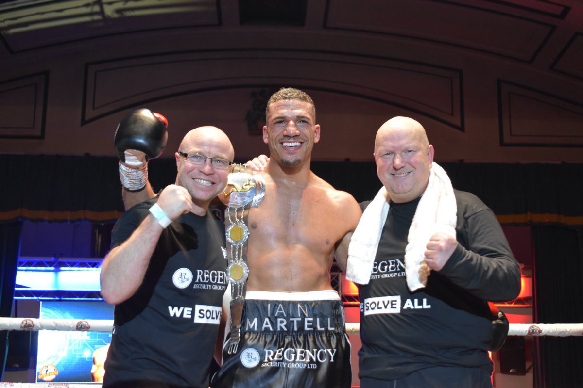 After a fantastic contest it goes the distance and the new southern area champion is Iain Martell taking it 97-95 on the scorecard.