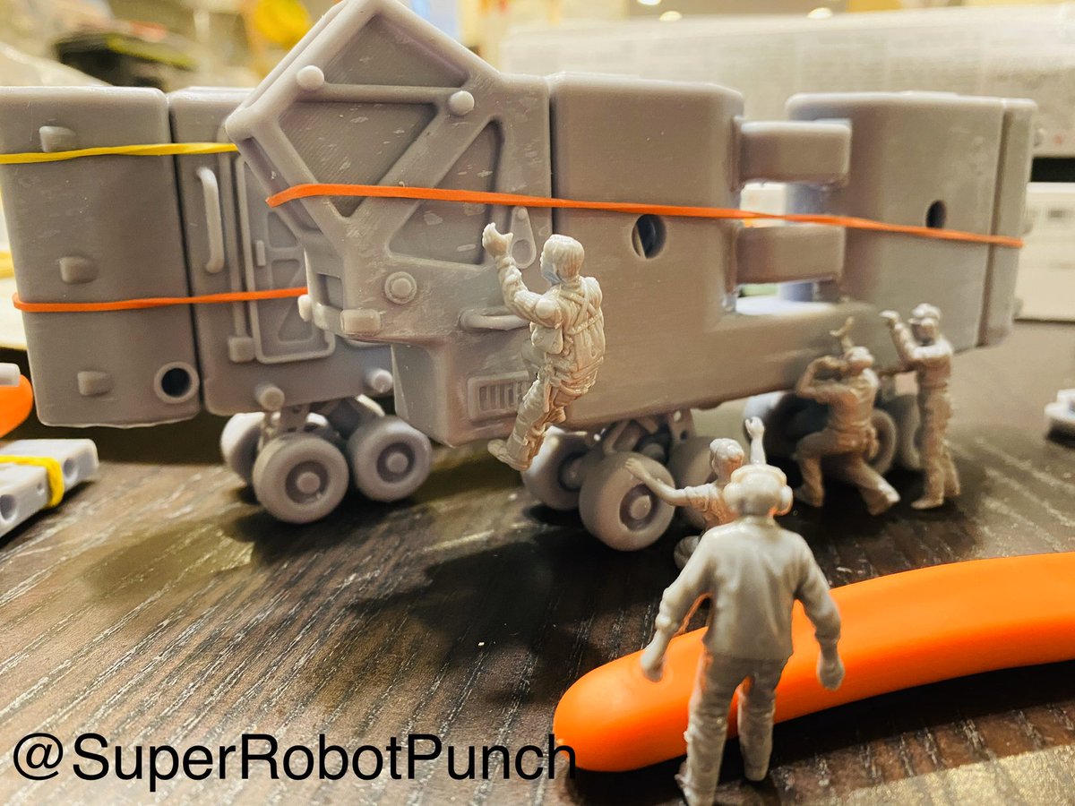 SuperRobotPunch's tweet photo. Printed out some bits. So far it’s going together well. #RailCannon #VtolPlayset #ToySoldiers https://t.co/jTjpWQIf5c