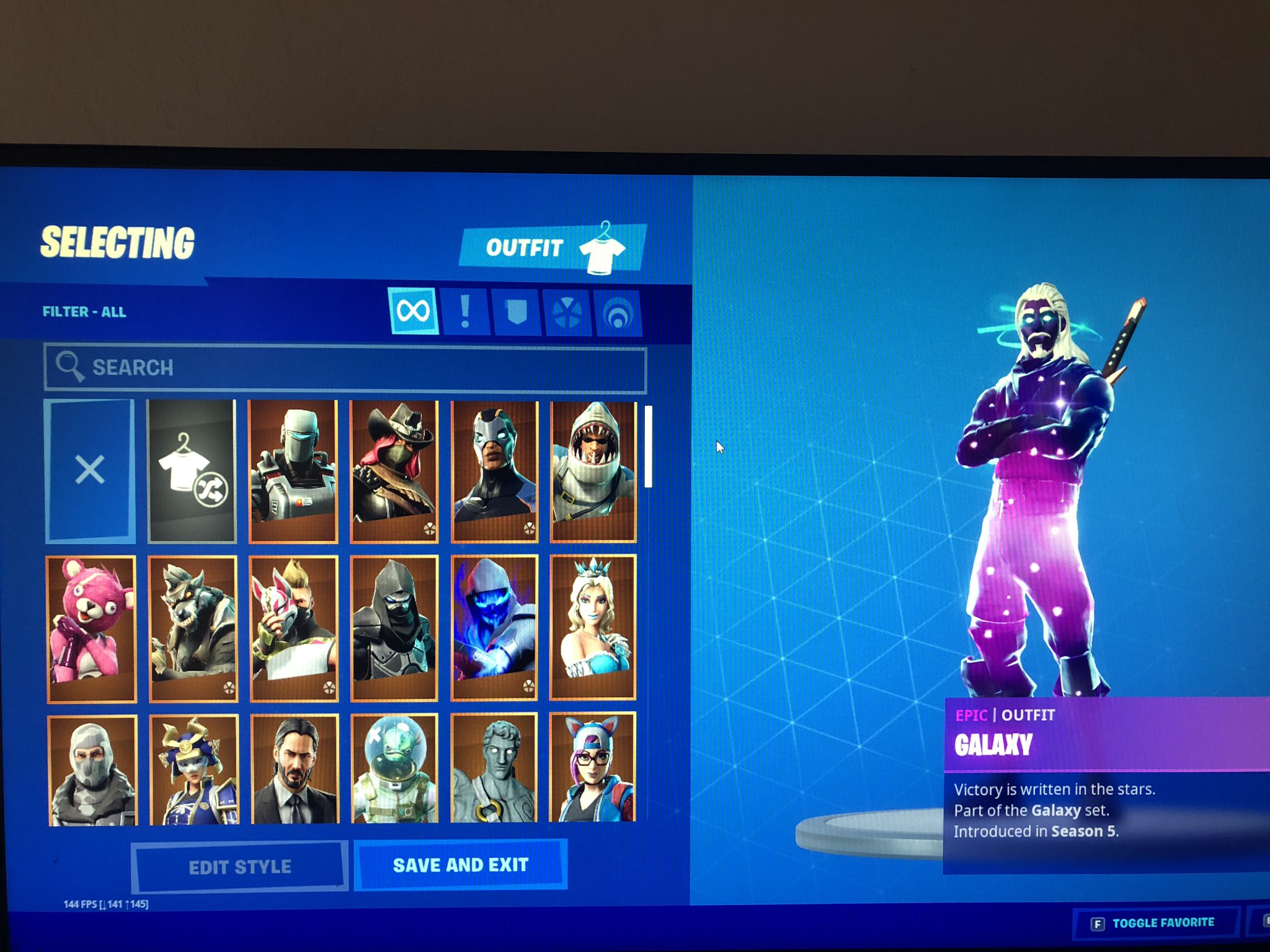 I BOUGHT A *FREE* SEASON 1 FORTNITE ACCOUNT ON  (Rare