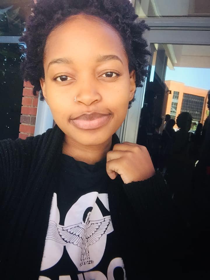 MogapiTammy's tweet photo. Getting better at this posing with no teeth thing ππ #skinpopping #Jesusgirls https://t.co/2736NISHn3