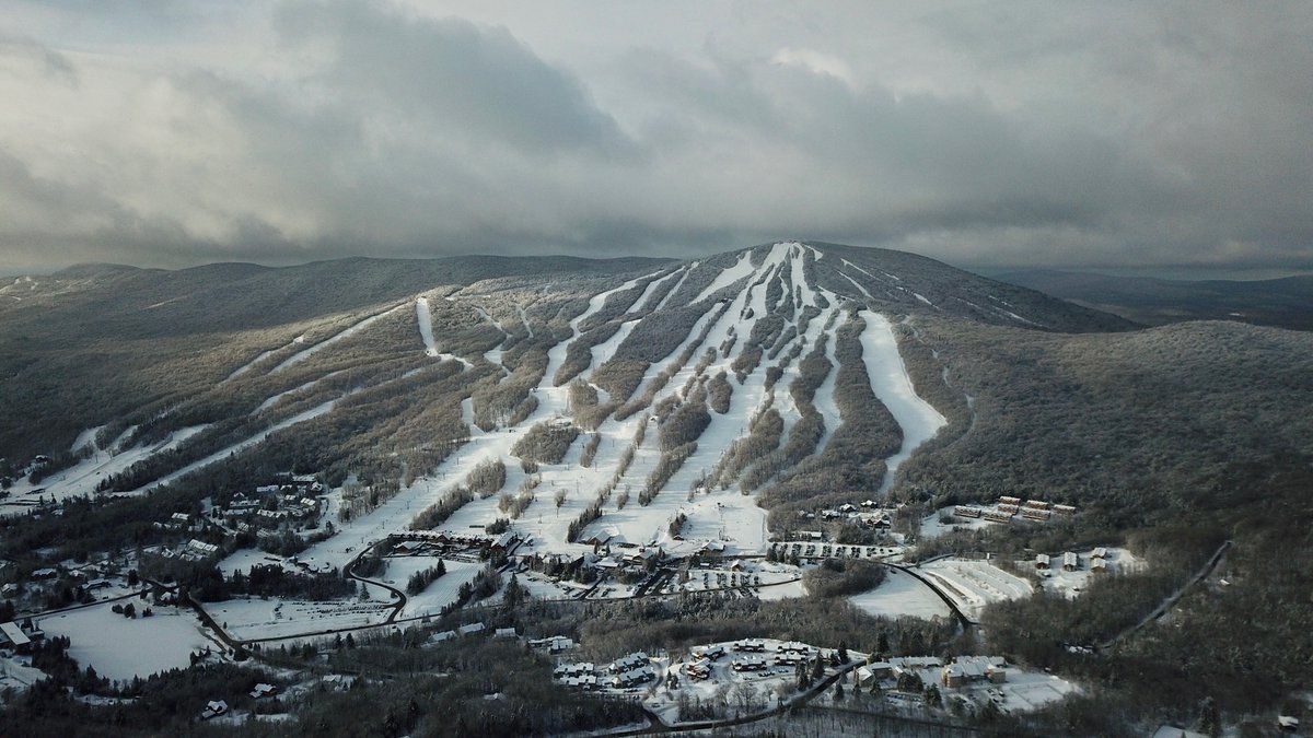 Vail Resorts has made the difficult decision to suspend operations of all North American mountain resorts beginning March 15 through March 22. Please read this letter from our CEO Rob Katz. news.vailresorts.com/corporate/upda…