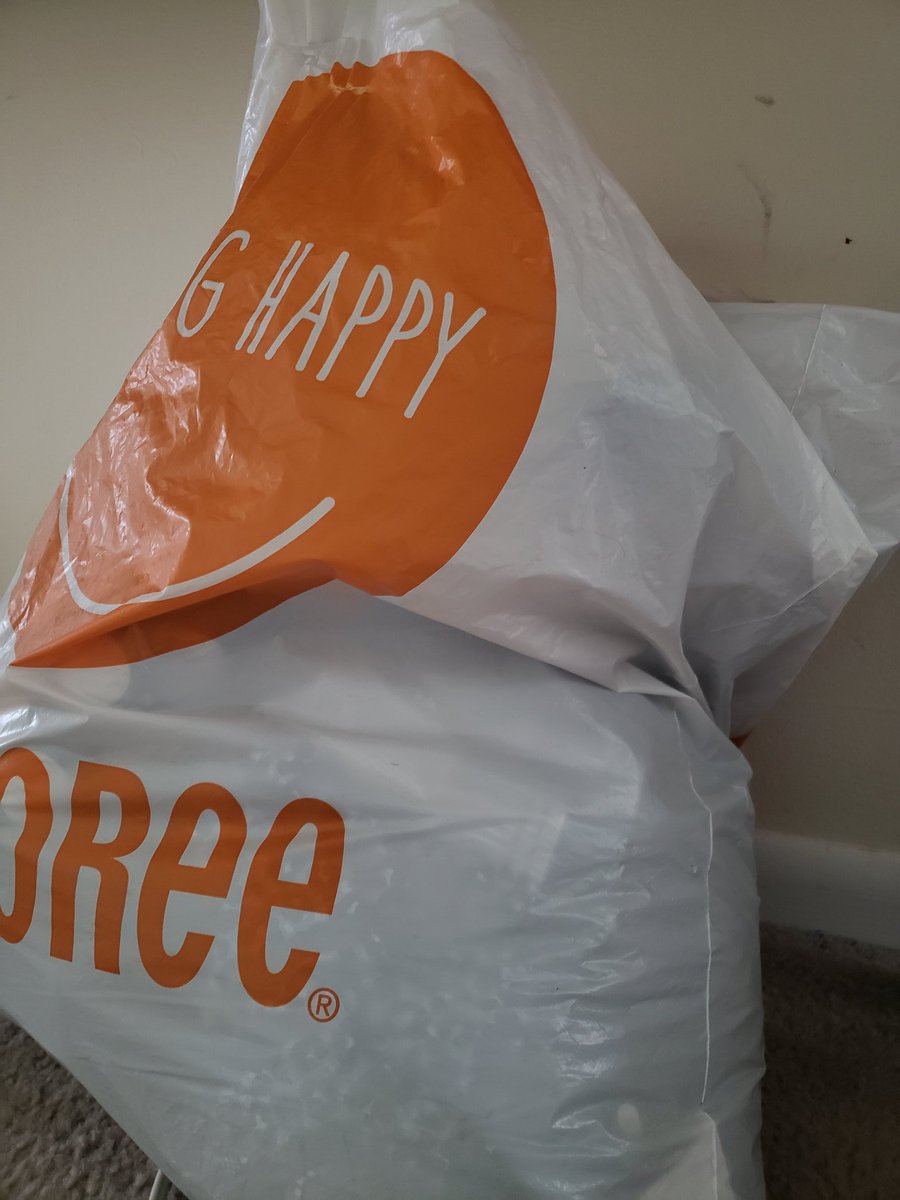 runSue19's tweet photo. #3GoodDeedsDaily during #Covid_19  #Myself :barre class and unofficial 5k #Family: enjoyed #PiDay with my daughter #Community : sorted through one closet and have one bag to donate! https://t.co/Vpub4HbrJF