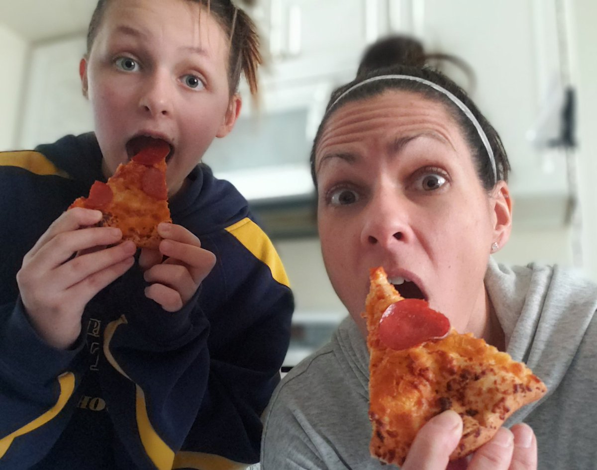 runSue19's tweet photo. #3GoodDeedsDaily during #Covid_19  #Myself :barre class and unofficial 5k #Family: enjoyed #PiDay with my daughter #Community : sorted through one closet and have one bag to donate! https://t.co/Vpub4HbrJF