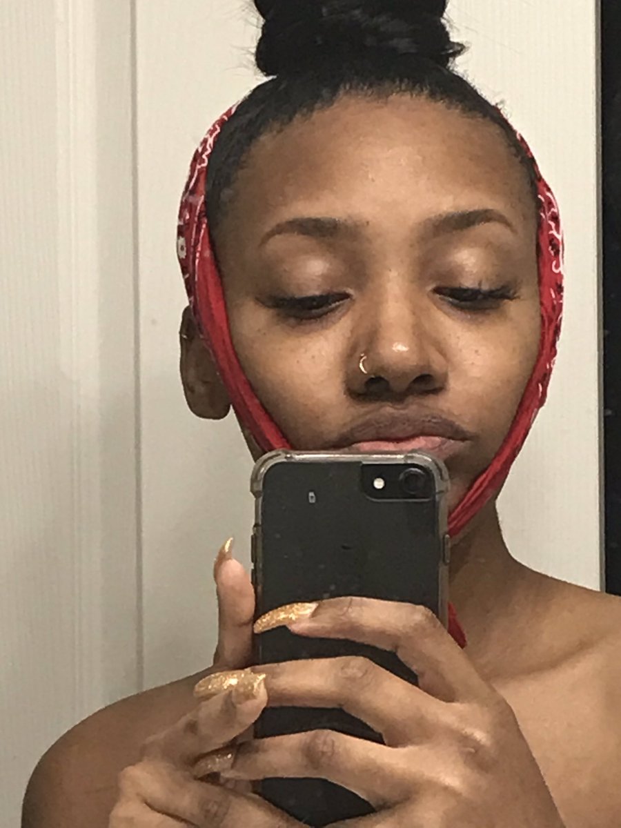 1212Tehiti's tweet photo. Trying to get a #perfectBun https://t.co/iEF9S5NI8m