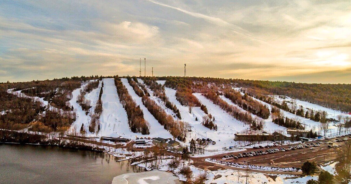 Vail Resorts has made the difficult decision to suspend operations of all North American mountain resorts beginning March 15 through March 22. Please read this letter from our CEO Rob Katz. bddy.me/3aZoxhM