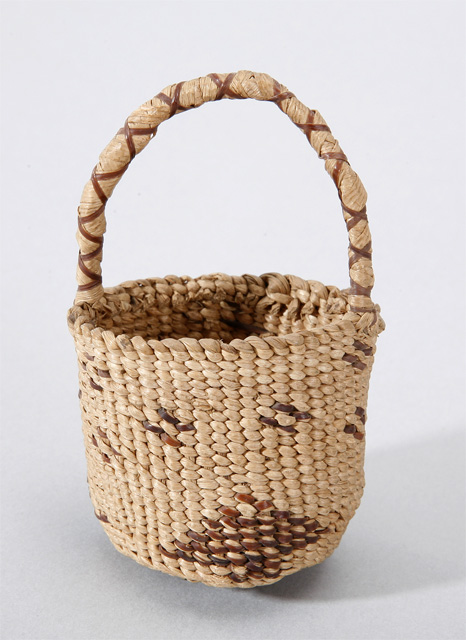 these little Klamath baskets have such tender energy. they're made of tule, a bulrush, and are both less than 5 inches tall