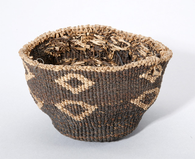these little Klamath baskets have such tender energy. they're made of tule, a bulrush, and are both less than 5 inches tall