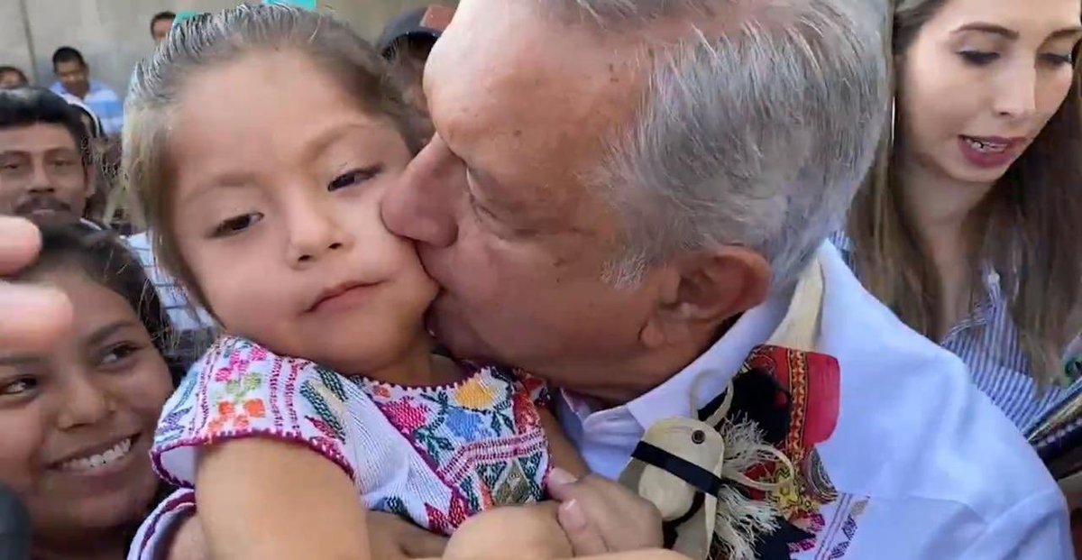 JoseAntonioLo06's tweet image. Esto de López Obrador ya se volvió asqueroso, hay que mantener a nuestro niños 100 metros alejados de #AMLOpedofilo
